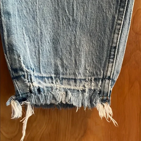 Abercrombie & Fitch High Rise Mom Jean Light Blue Denim Jeans - Picture 3 of 6